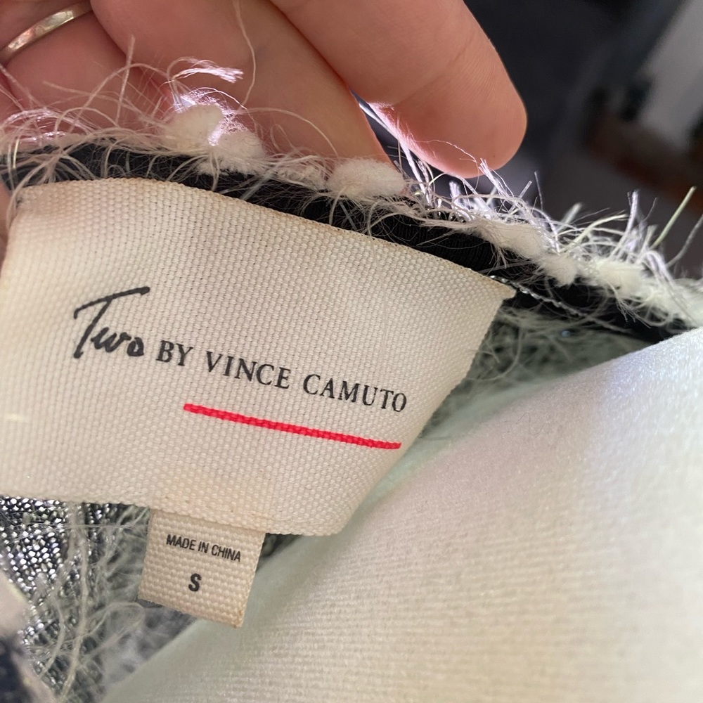 Tow By Vince Camuto sweater - Picture 4 of 4